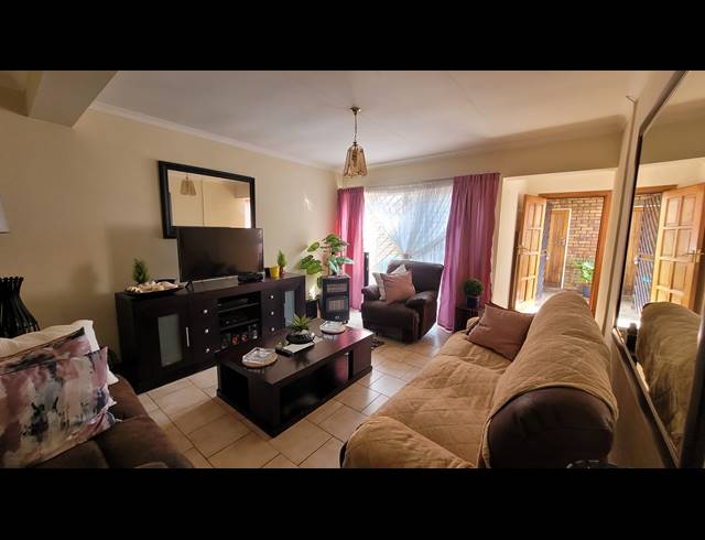 3 BEDROOM SIMPLEX RENTED IN BRACKENDOWNS